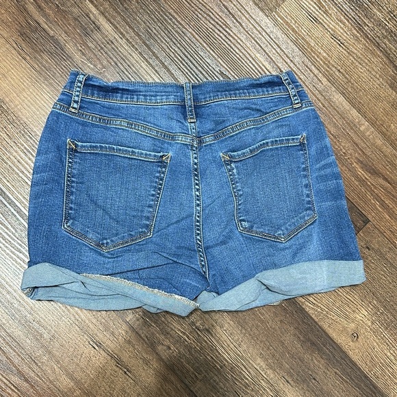 A.n.a anew approach Jean shorts - Picture 3 of 4